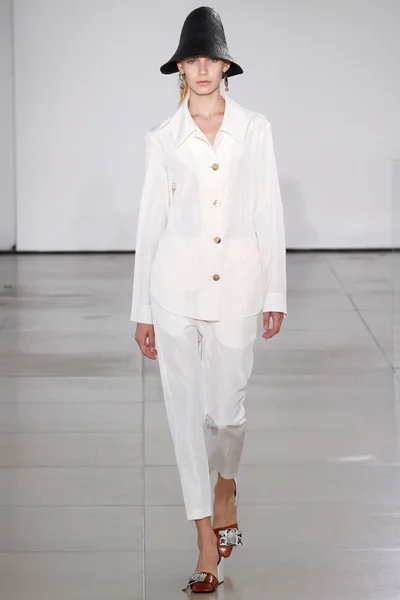 Look 13